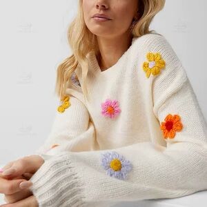 NWT Floral Embroidered Cream Sweater sz 2 (medium)